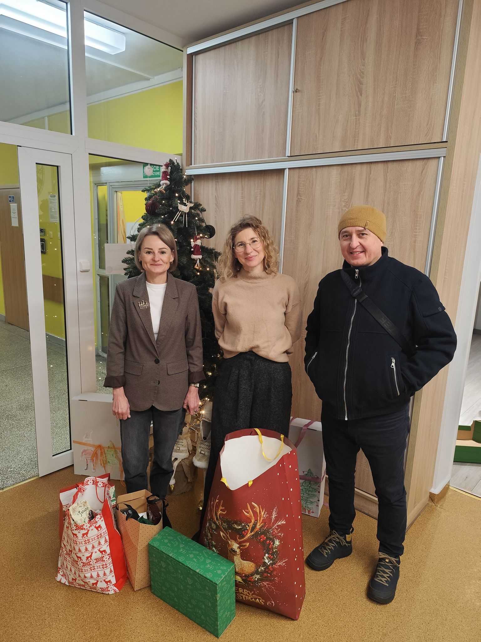 paczki świąteczne dla potrzebujących